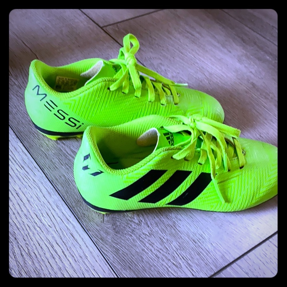 Adidas Messi soccer cleats! Size 1 youth